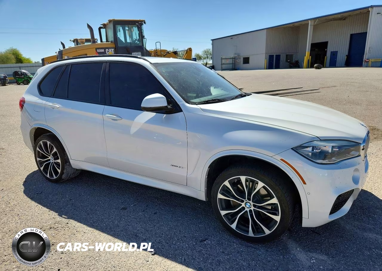 2018 BMW X5 xDrive50I VIN:5UXKR6C50J0U14212 - 4