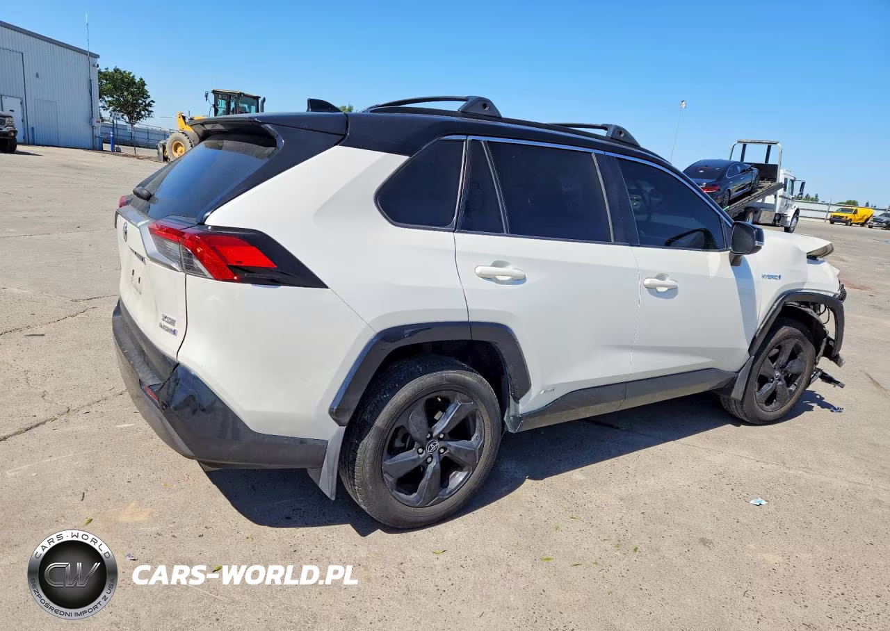 2020 Toyota Rav4 Xse VIN:2T3EWRFV6LW055483 - 3