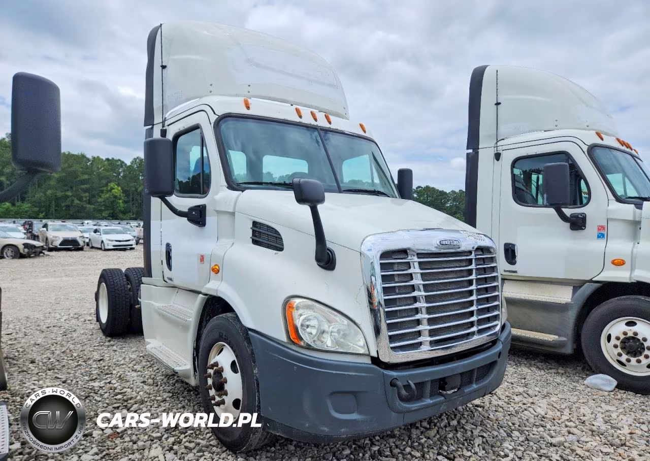 2015 Freightliner Cascadia 1 - Semi Truck