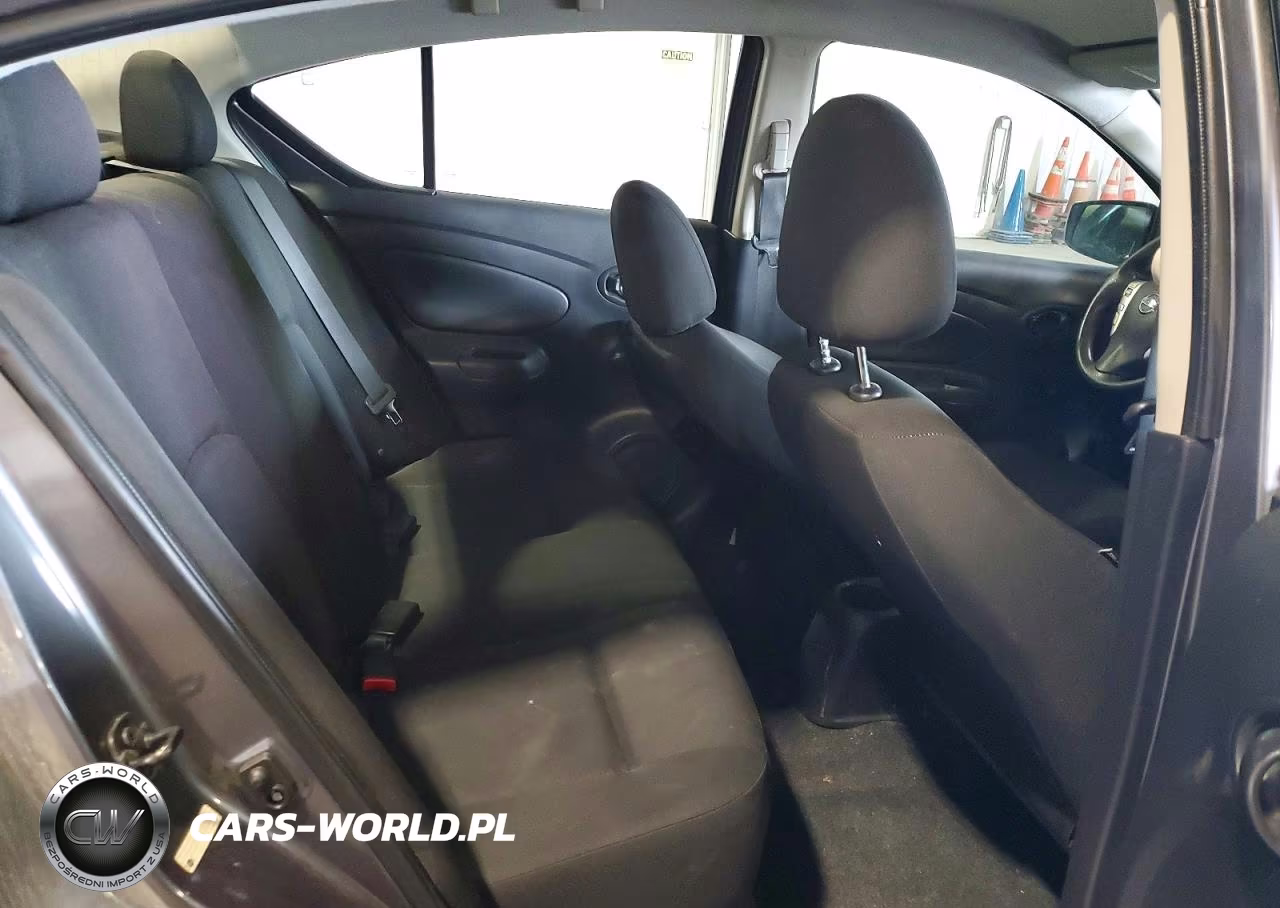 2018 Nissan Versa S Plus VIN:3N1CN7AP6JL881670 - 10