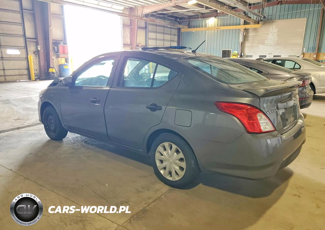 2018 Nissan Versa S Plus VIN:3N1CN7AP6JL881670 - 2