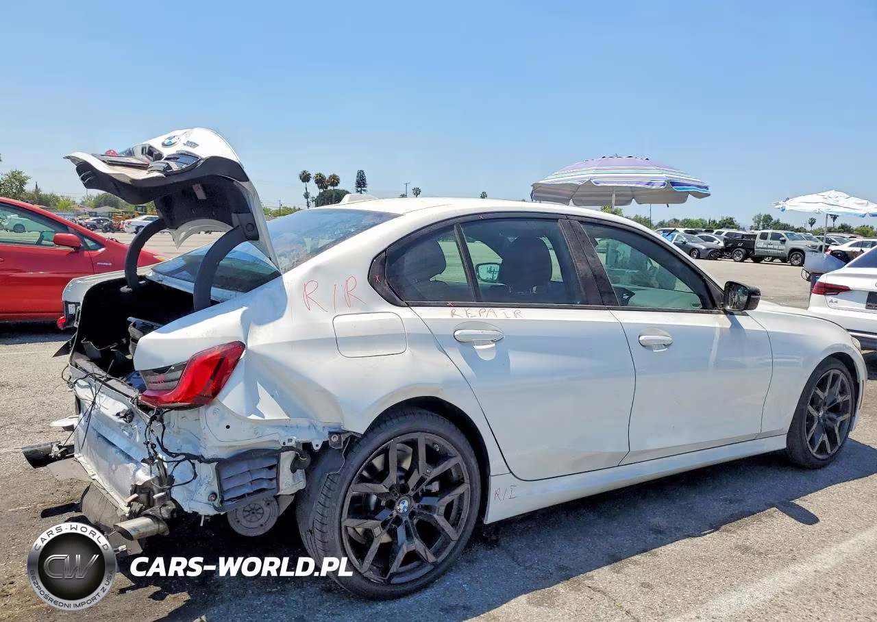 2025 BMW 330I VIN:3MW69CW06S8F48566 - 3
