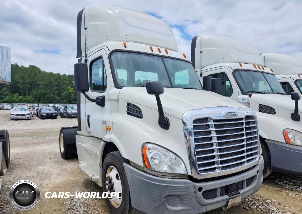 2015 Freightliner Cascadia Semi Truck