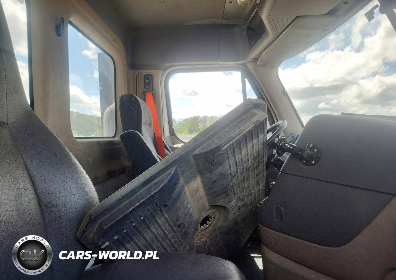 2015 Freightliner Cascadia Semi Truck VIN:3AKBGADV6FSGU9325 - 5