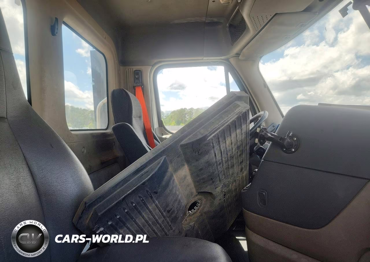 2015 Freightliner Cascadia Semi Truck VIN:3AKBGADV6FSGU9325 - 6