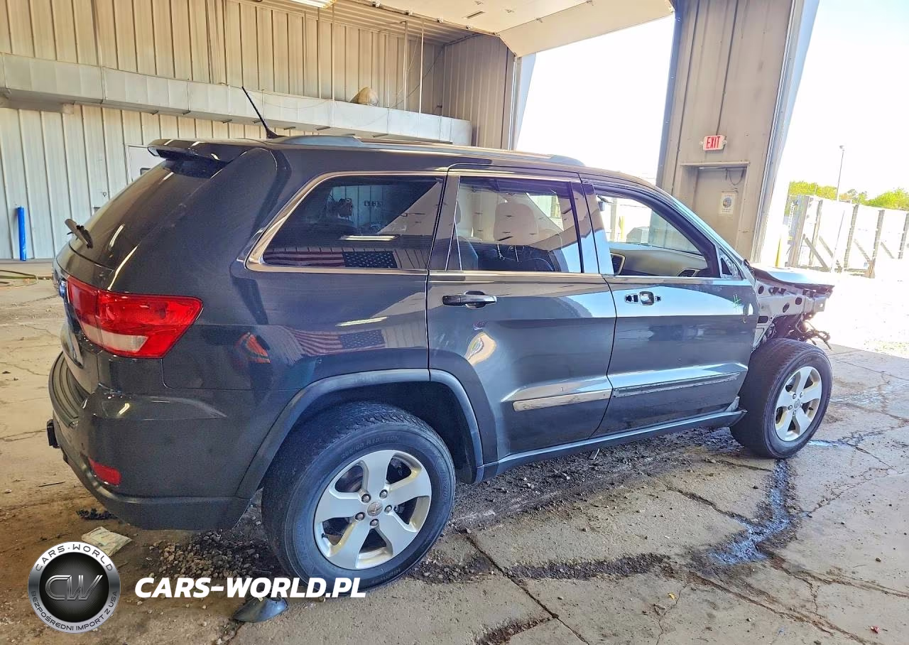 2011 Jeep Grand Cherokee Laredo VIN:1J4RR4GG8BC573912 - 3