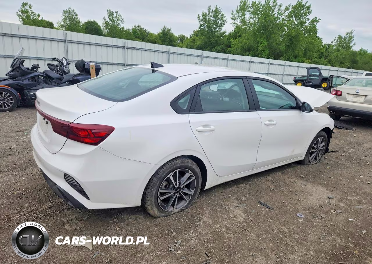 2023 Kia Forte Lxs VIN:3KPF24AD6PE513803 - 3