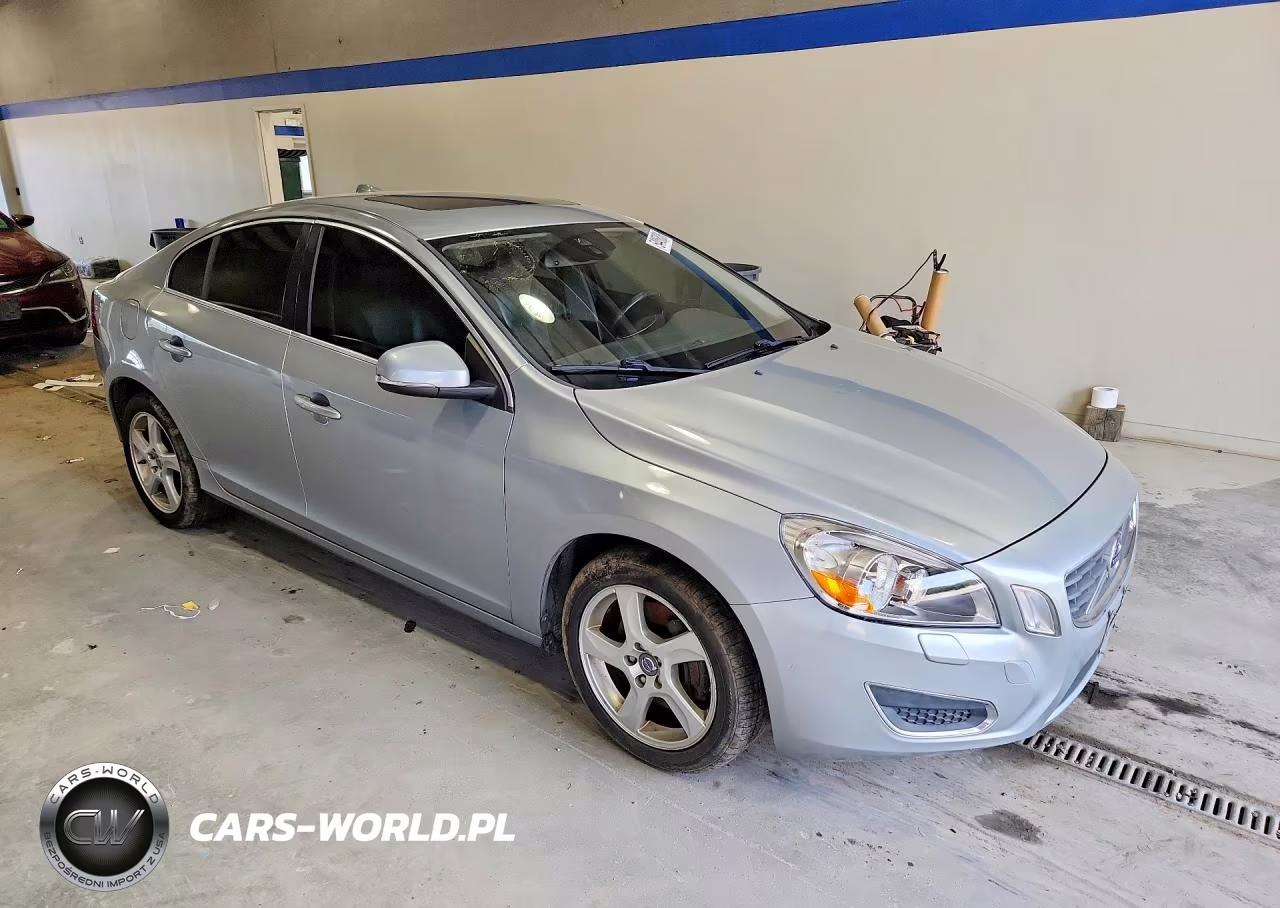 2013 Volvo S60 T5 VIN:YV1612FS9D2197976 - 4