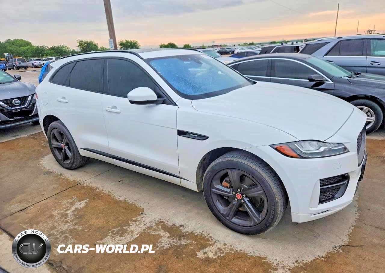 2019 Jaguar F-Pace R - Sport VIN:SADCL2GX5KA353175 - 4