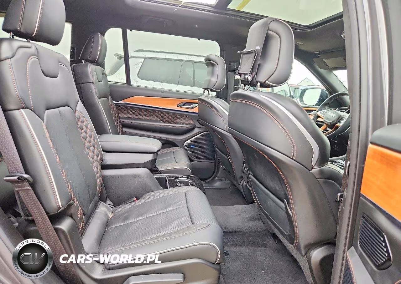 2023 Jeep Grand VIN:1C4RJKEG3P8770209 - 11