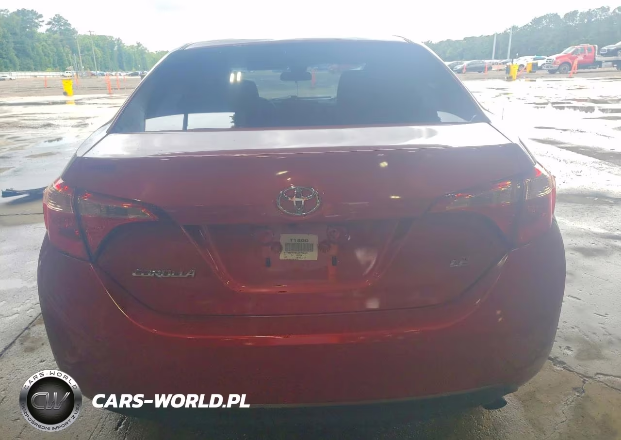 2018 Toyota Corolla Le VIN:5YFBURHE3JP759511 - 6