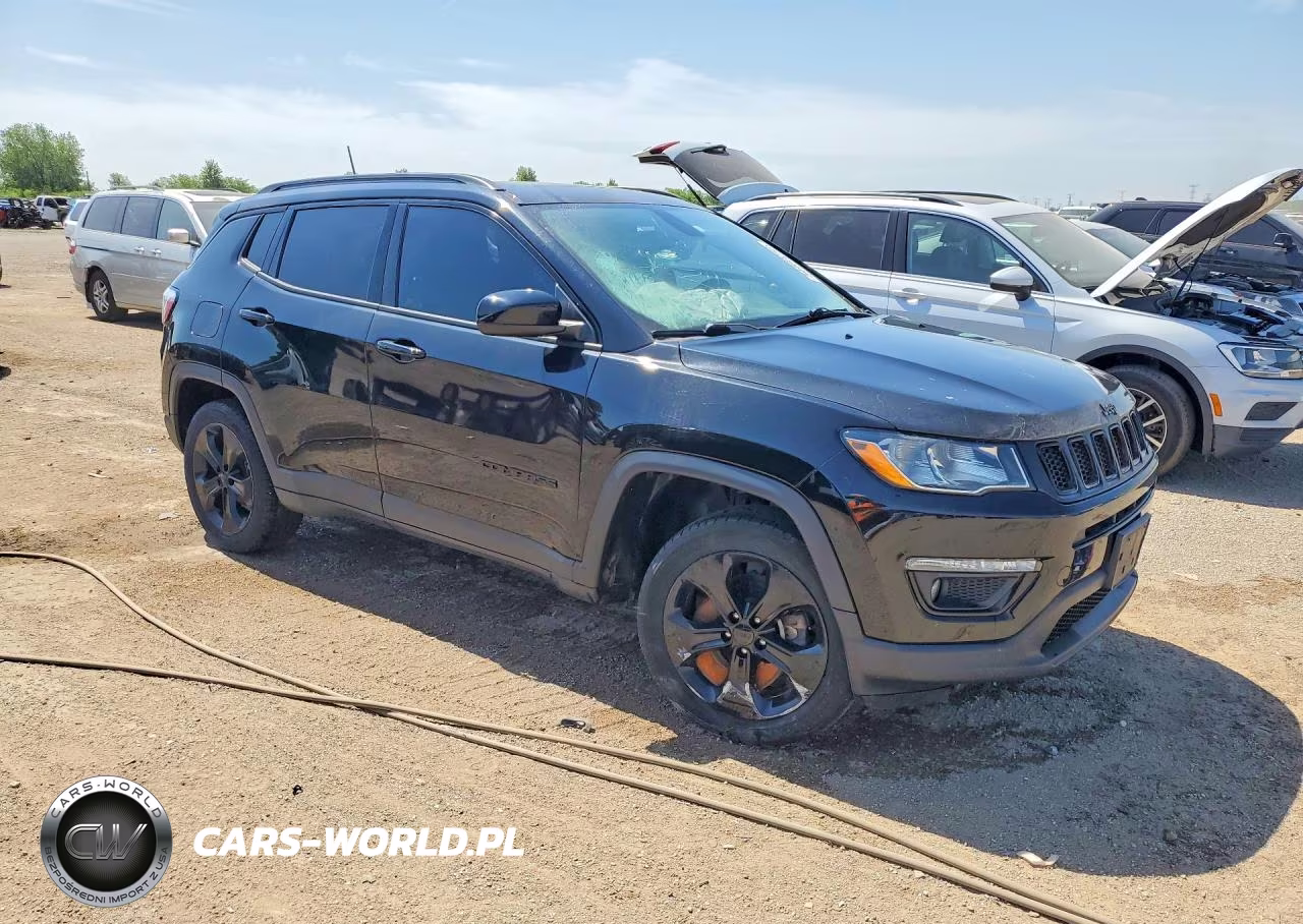 2019 Jeep Compass Latitude VIN:3C4NJDBB3KT648317 - 4