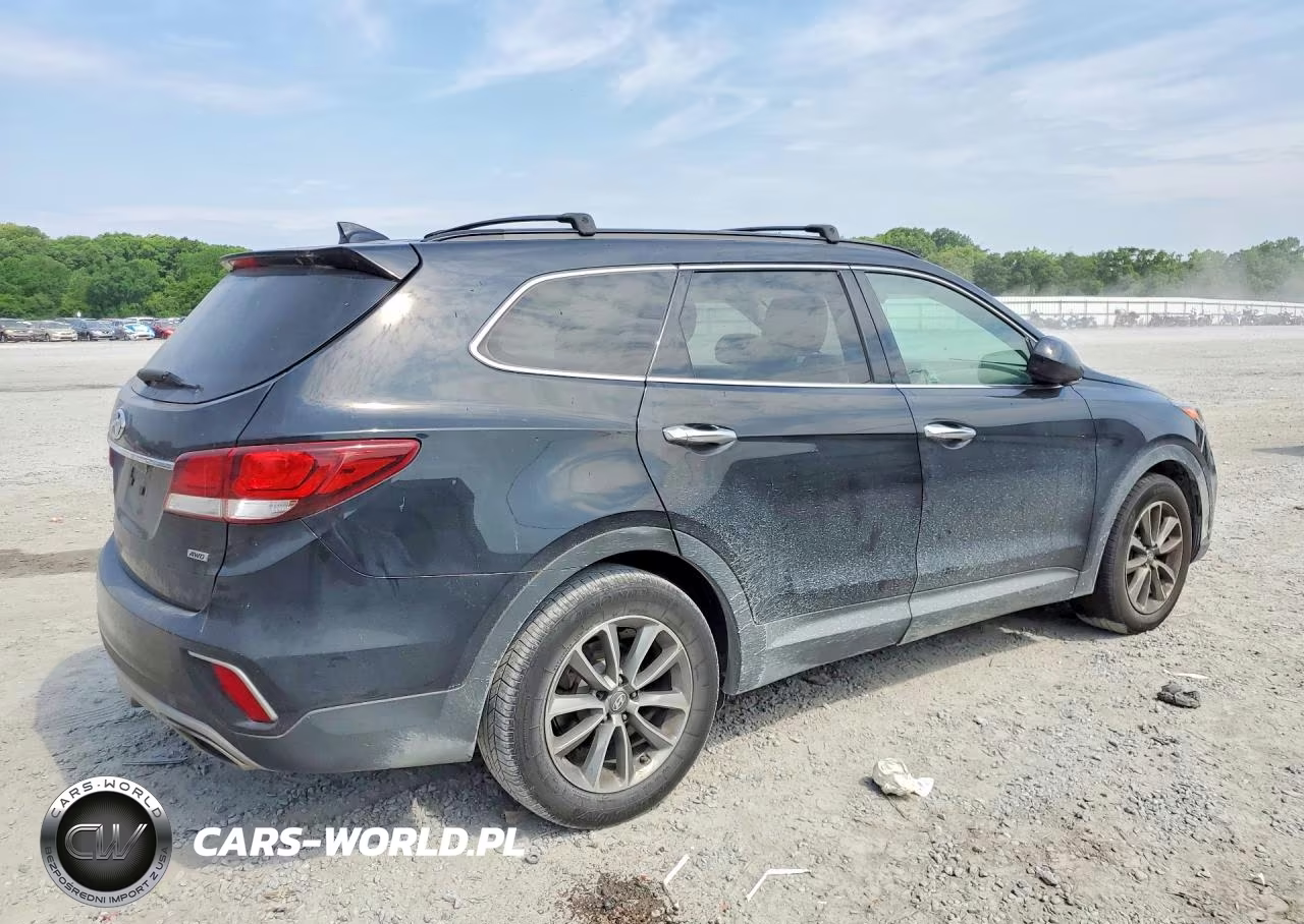 2018 Hyundai Santa Fe Se VIN:KM8SMDHF8JU287042 - 3