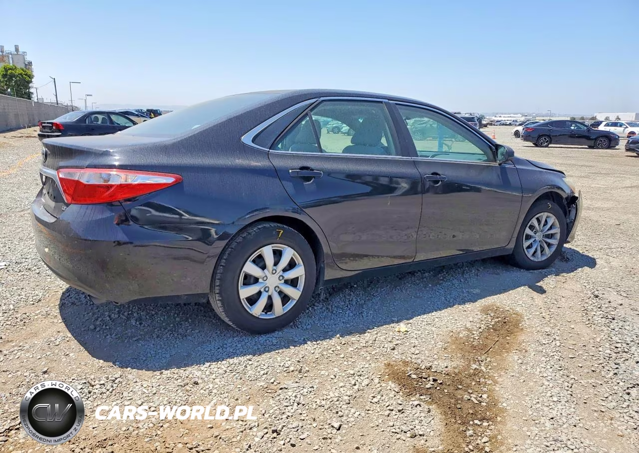 2015 Toyota Camry Le VIN:4T4BF1FK5FR444936 - 3