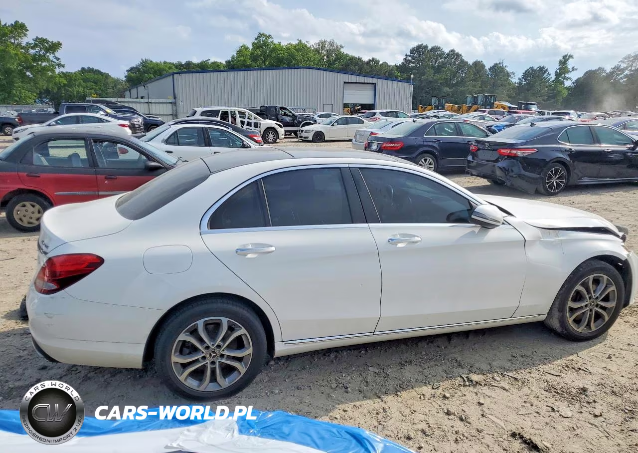 2018 Mercedes-Benz C 300 4Matic VIN:WDDWF4KB3JR318079 - 3
