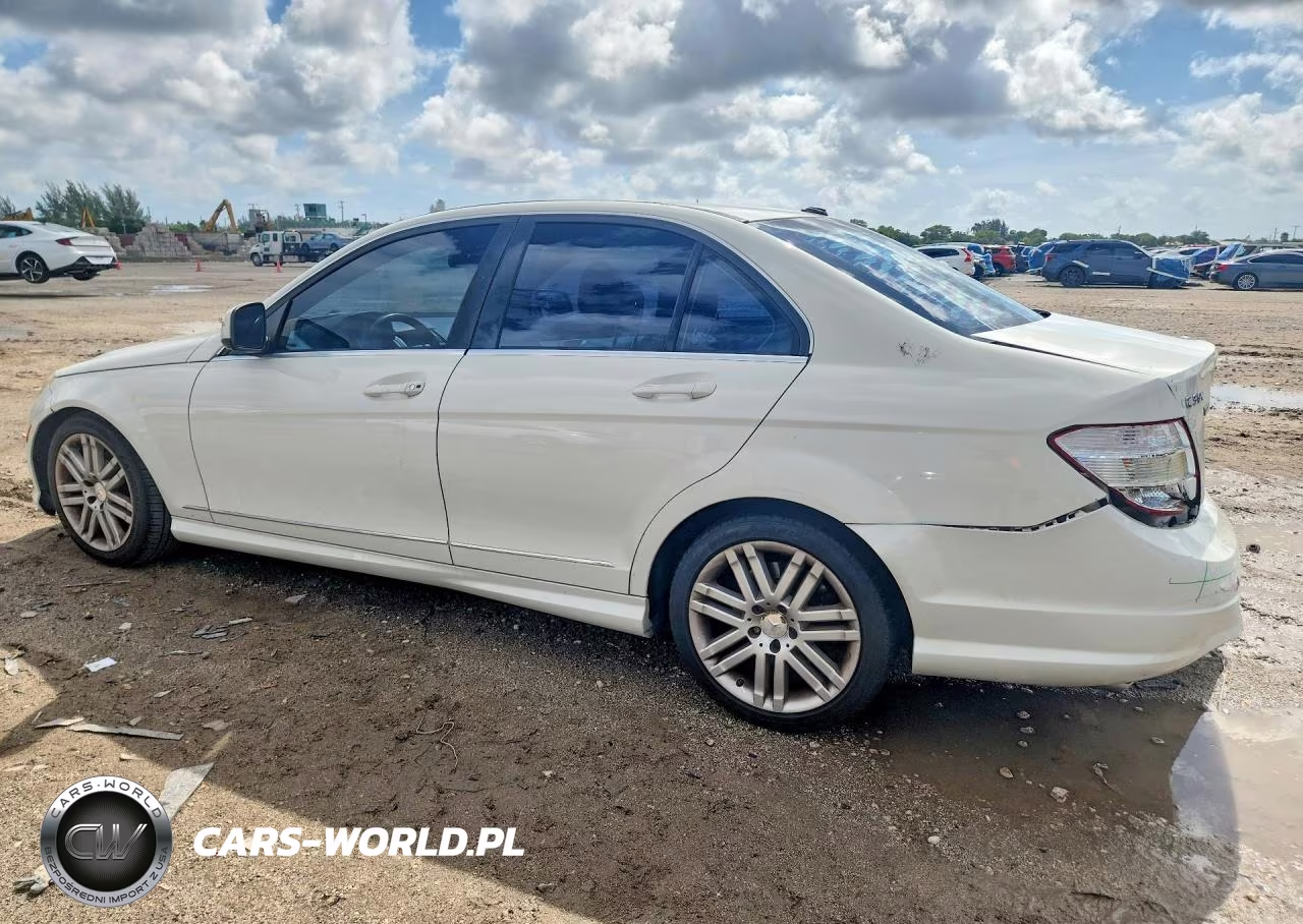 2009 Mercedes-Benz C 300 VIN:WDDGF54XX9R084733 - 2