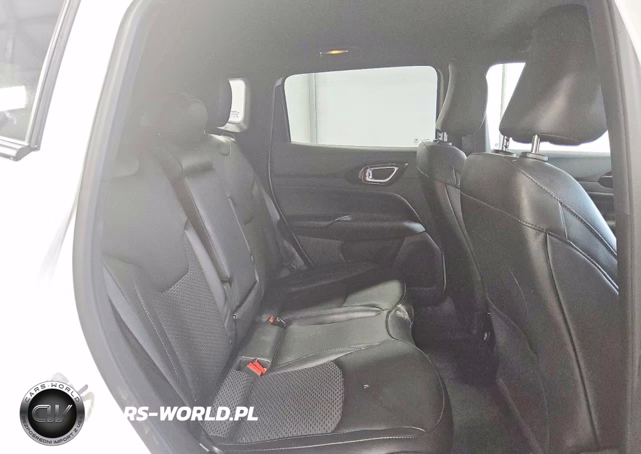 2025 Jeep Compass Latitude VIN:3C4NJDBN4ST586937 - 11