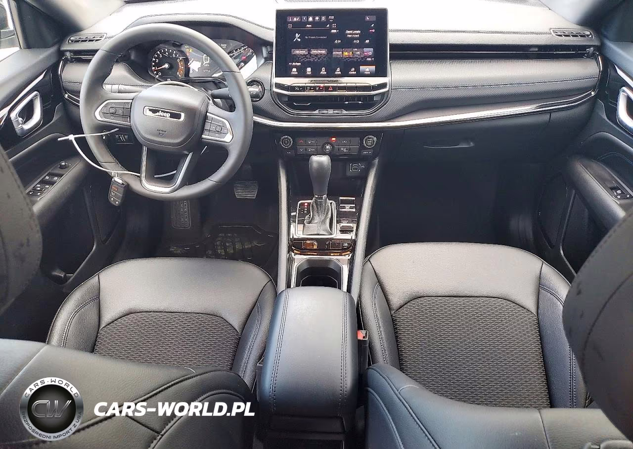 2025 Jeep Compass Latitude VIN:3C4NJDBN4ST586937 - 8