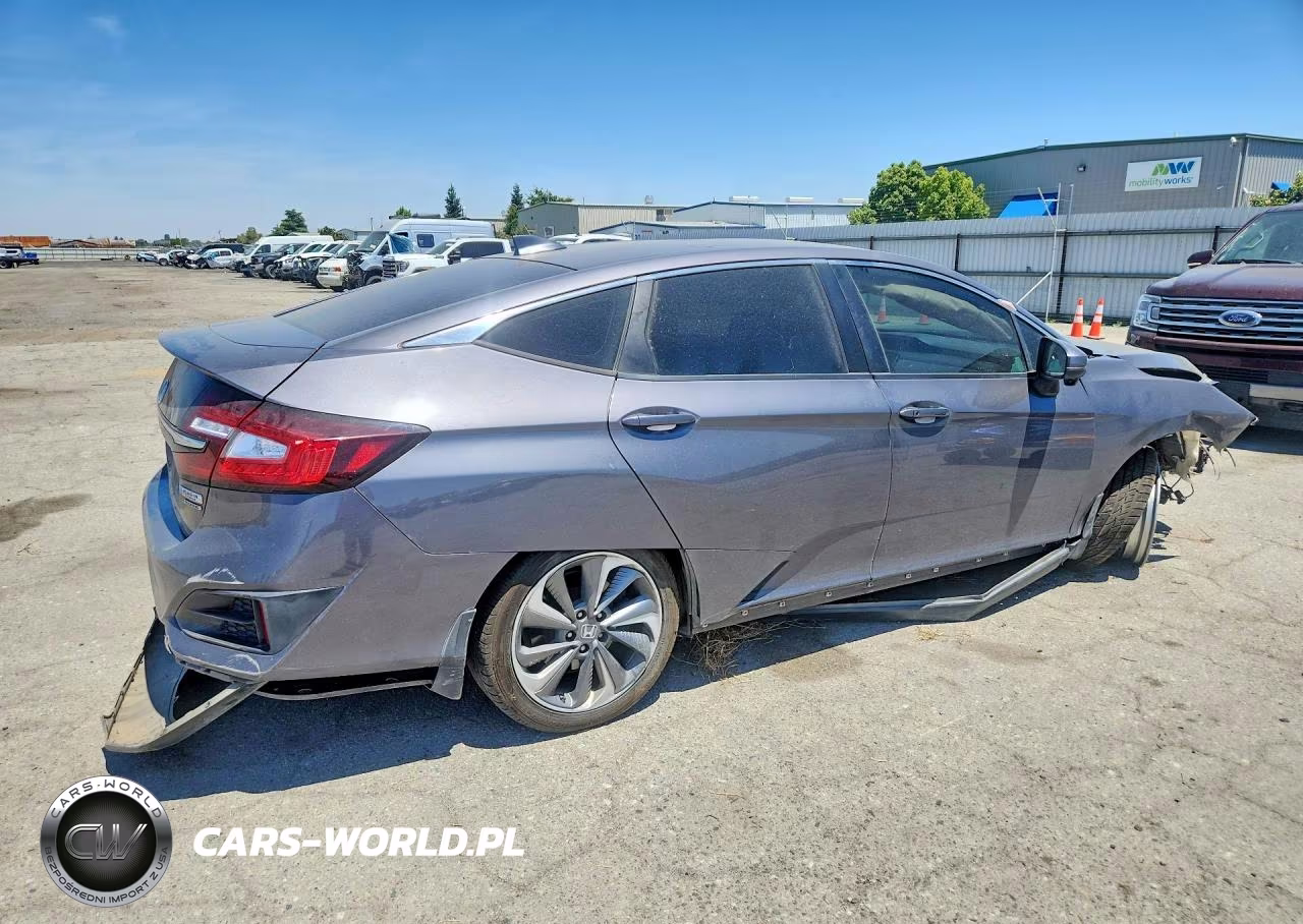 2018 Honda Clarity Touring VIN:JHMZC5F34JC004046 - 3