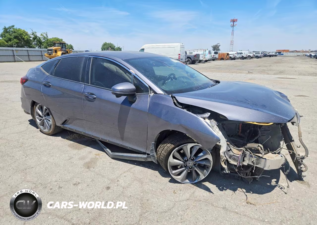 2018 Honda Clarity Touring VIN:JHMZC5F34JC004046 - 4