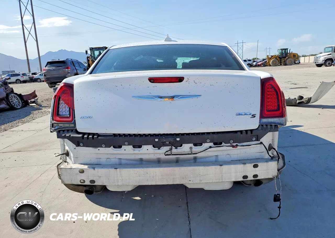 2018 Chrysler 300 S VIN:2C3CCAGG9JH267183 - 6