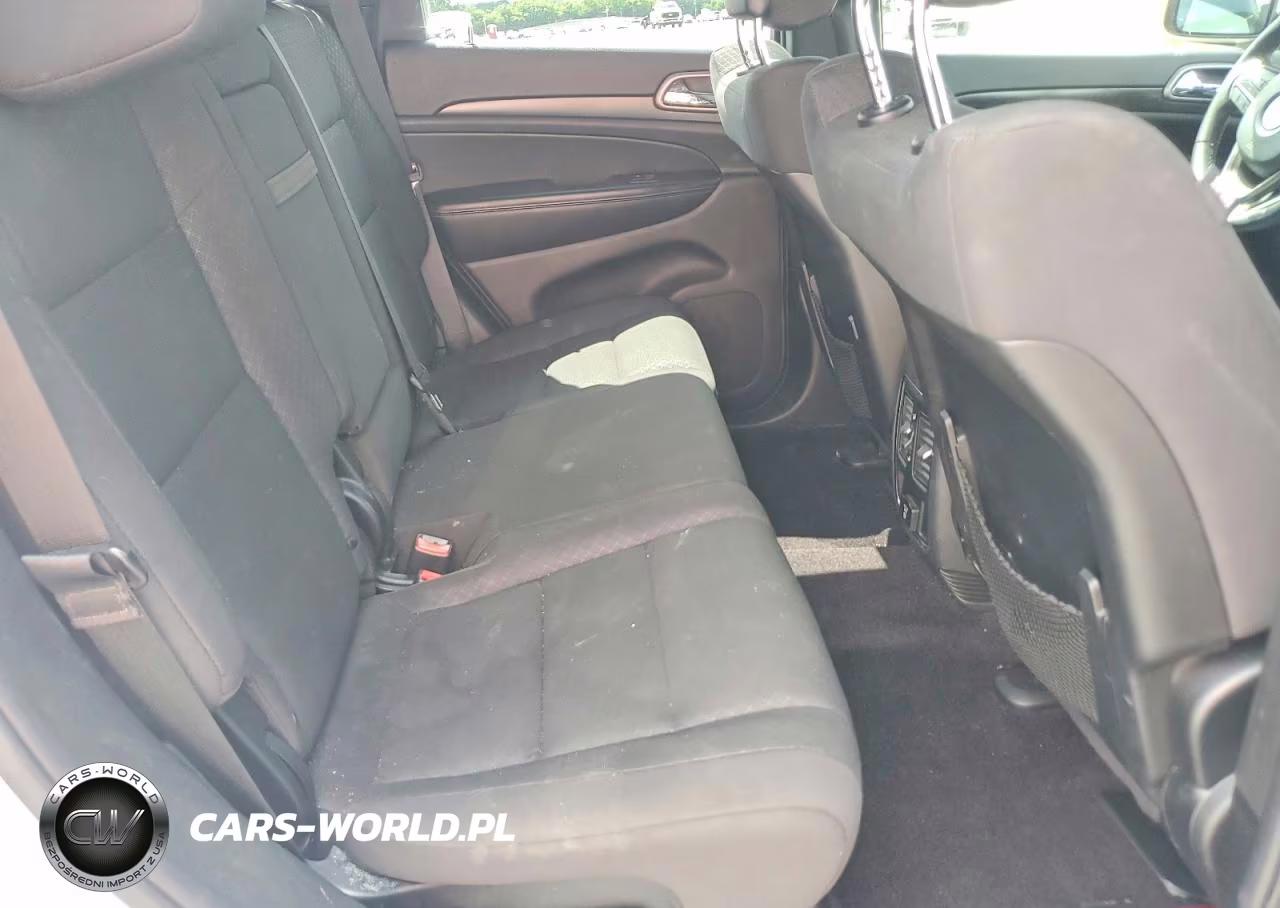 2018 Jeep Grand Cherokee Laredo VIN:1C4RJFAGXJC357849 - 10