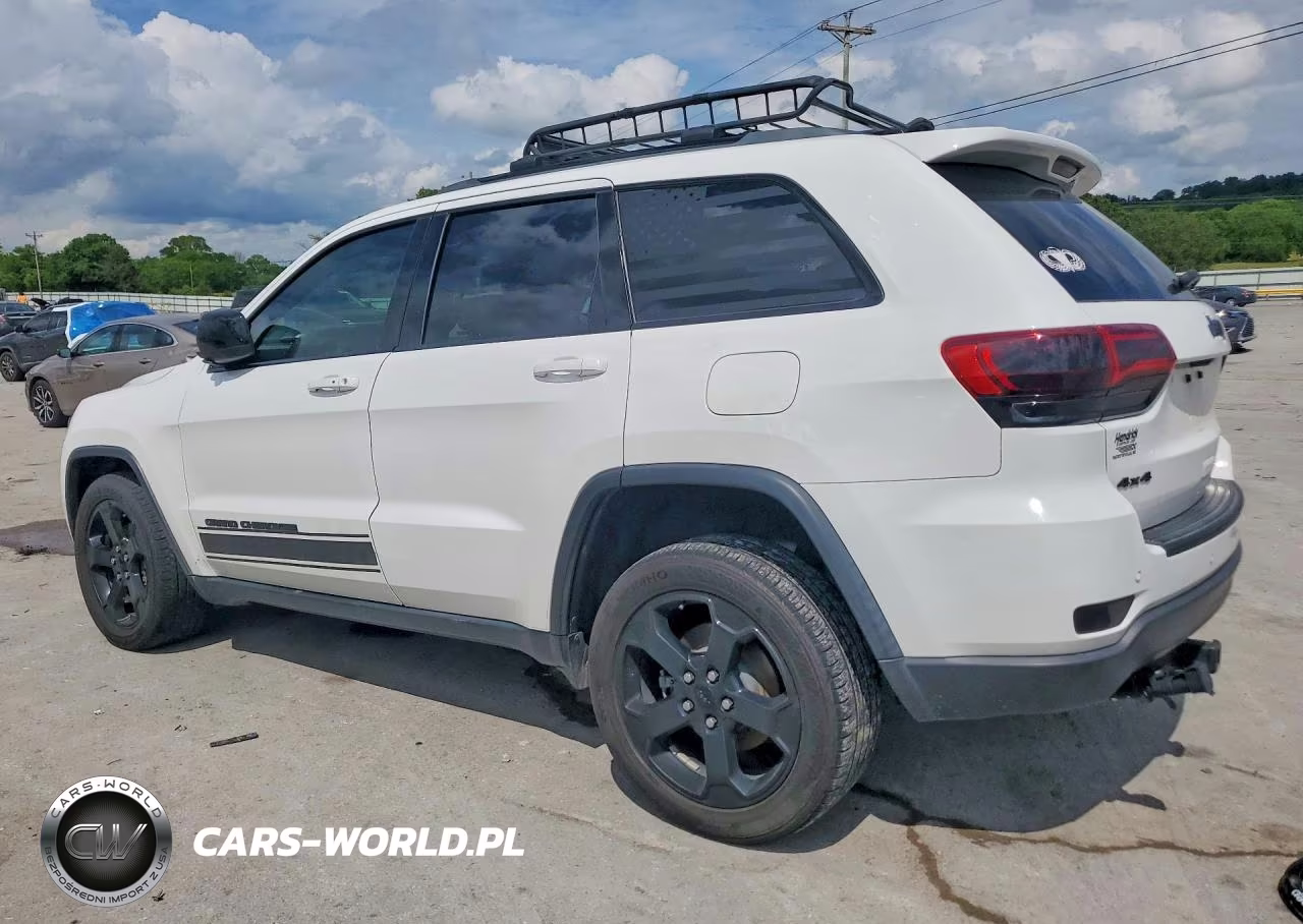 2018 Jeep Grand Cherokee Laredo VIN:1C4RJFAGXJC357849 - 2