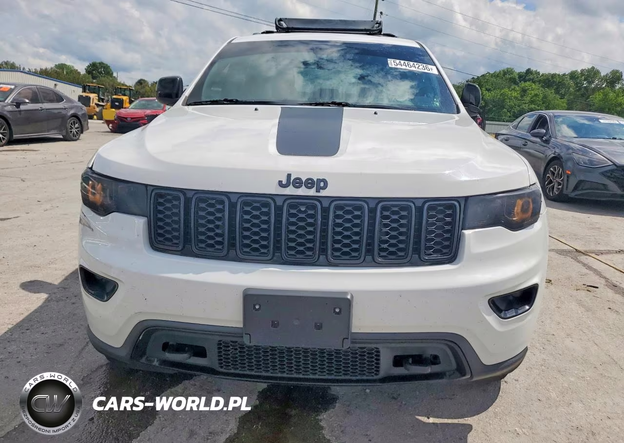 2018 Jeep Grand Cherokee Laredo VIN:1C4RJFAGXJC357849 - 5