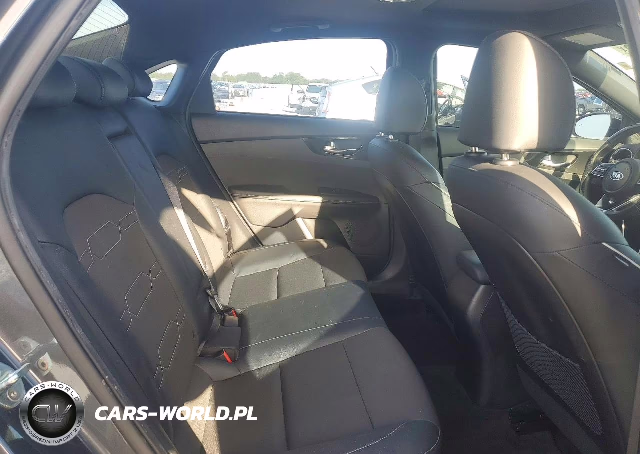 2021 Kia Forte Gt Line VIN:3KPF34AD5ME382677 - 10