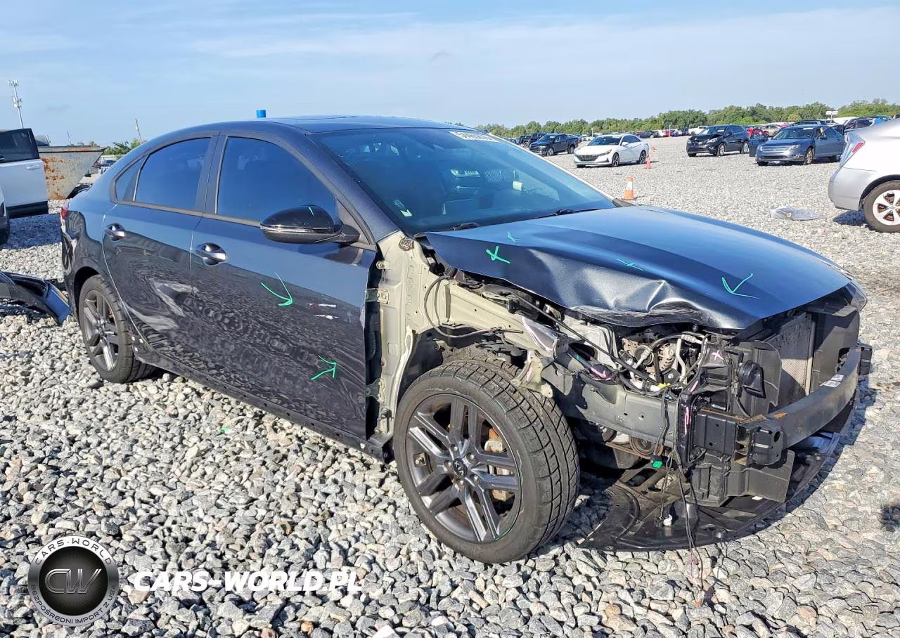 2021 Kia Forte Gt Line VIN:3KPF34AD5ME382677 - 4