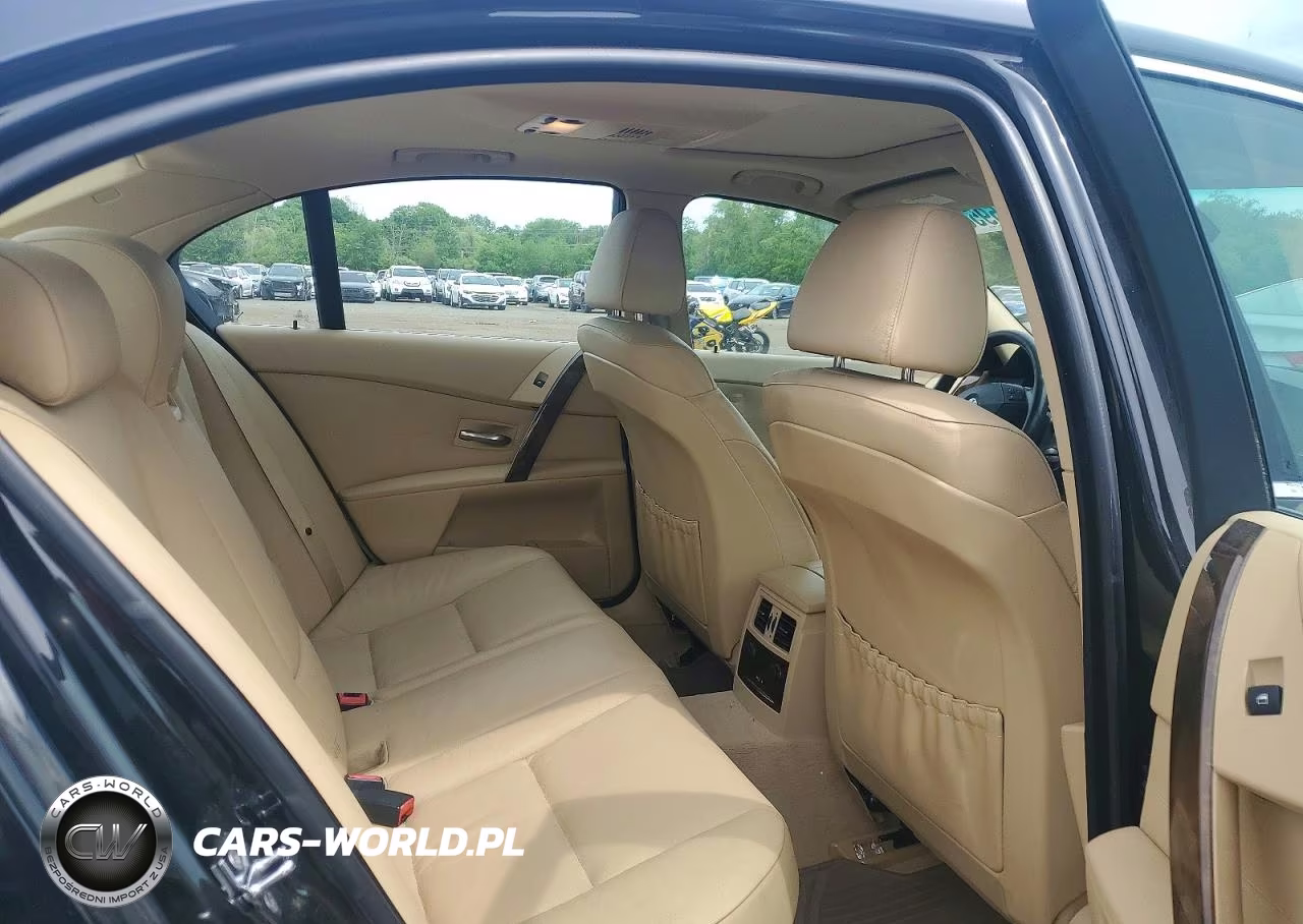 2007 BMW 530 Xi VIN:WBANF73597CU24173 - 10