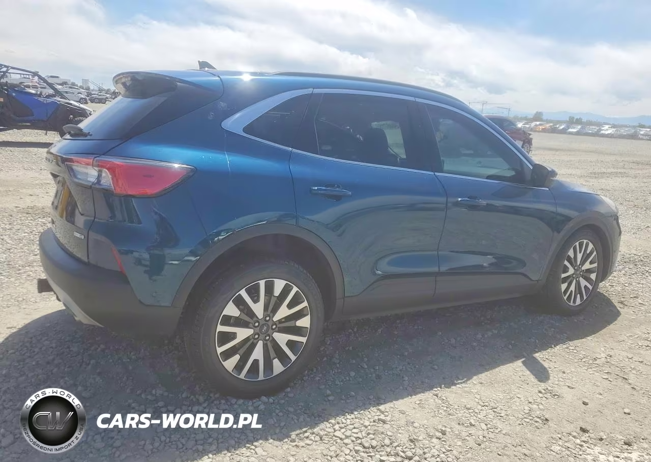 2020 Ford Escape Titanium VIN:1FMCU9J92LUA56033 - 3