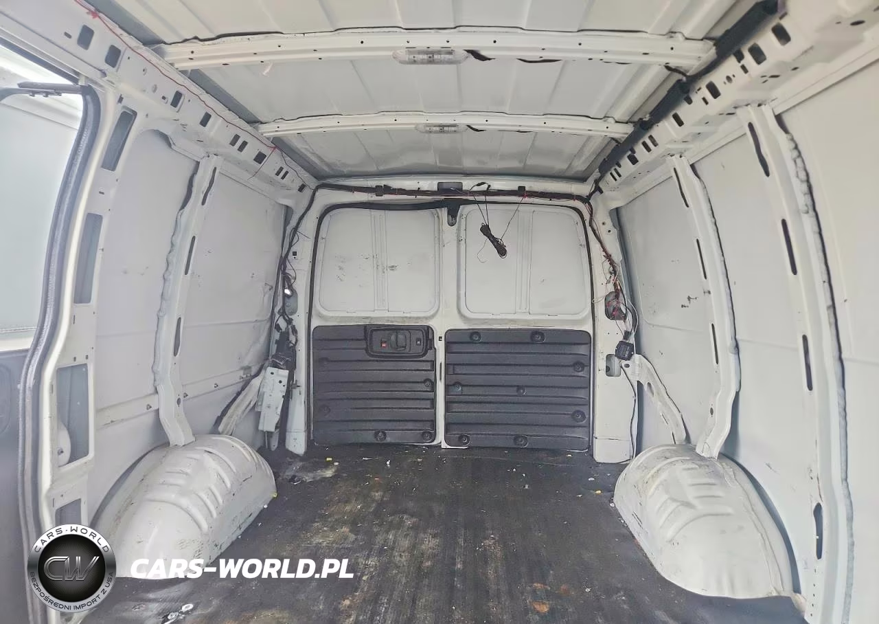 2021 Chevrolet Express G2500 VIN:1GCWGAFP7M1246849 - 10