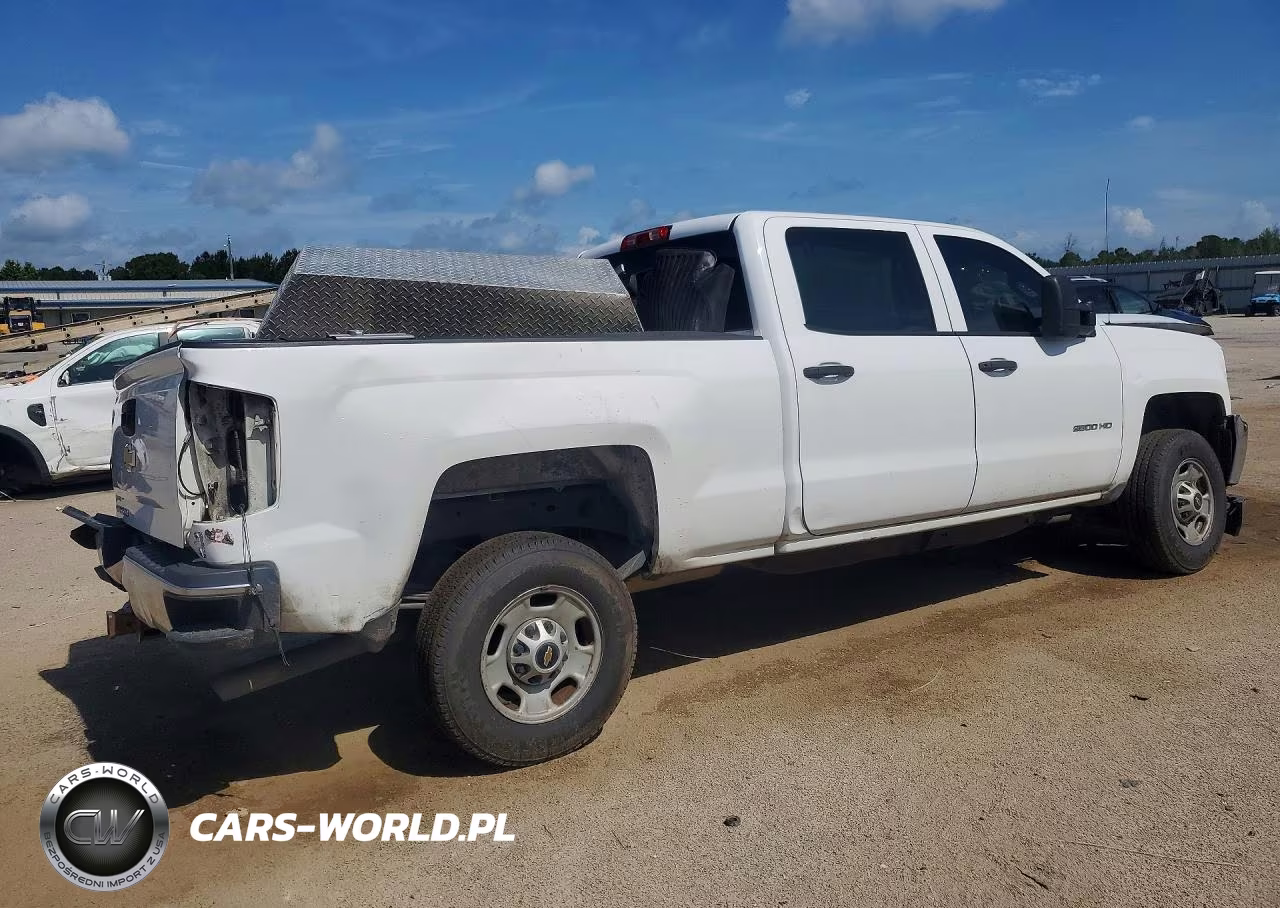 2015 Chevrolet Silverado C2500 Heavy Duty VIN:1GC1CUEG0FF179946 - 3