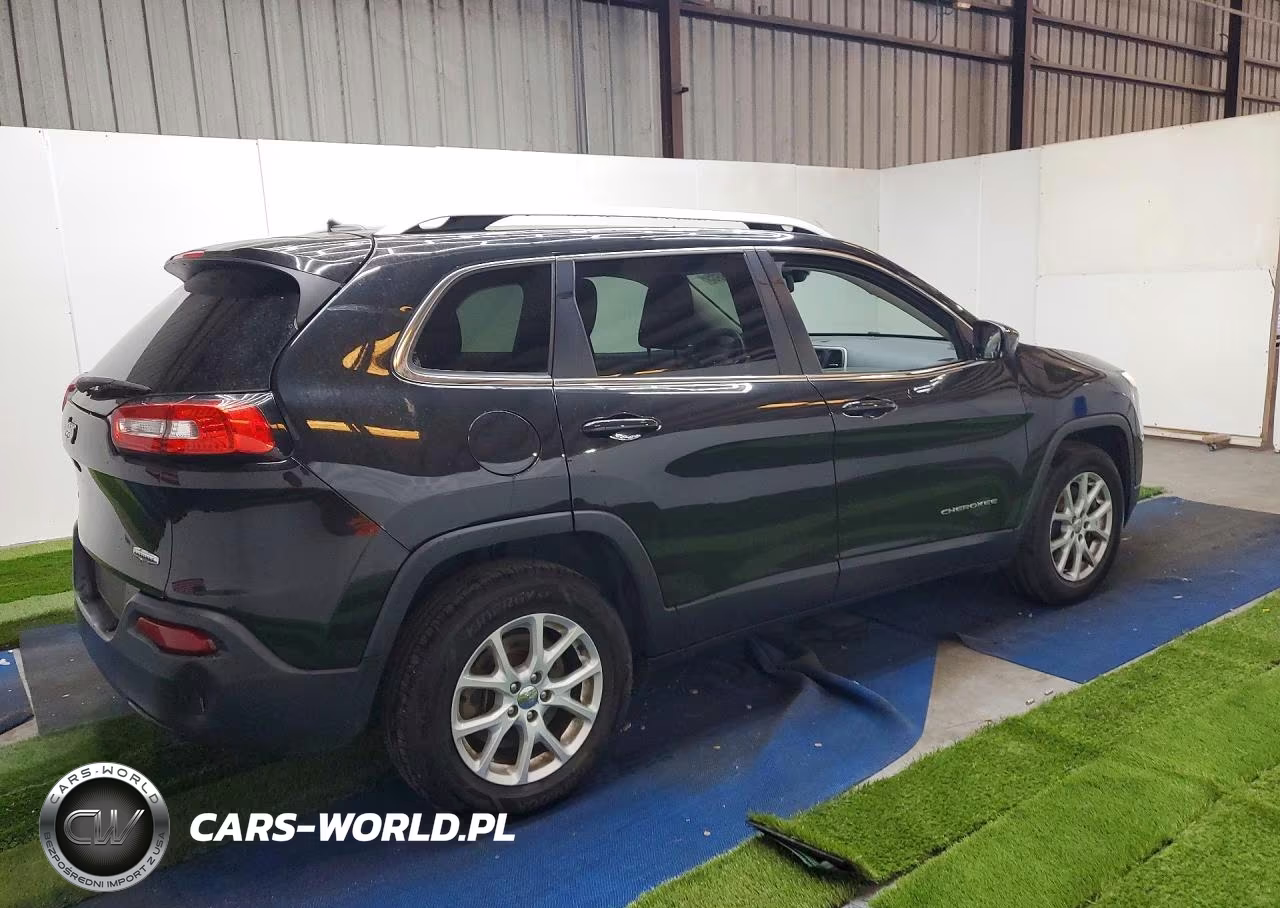 2016 Jeep Cherokee Latitude VIN:1C4PJMCB1GW287114 - 3