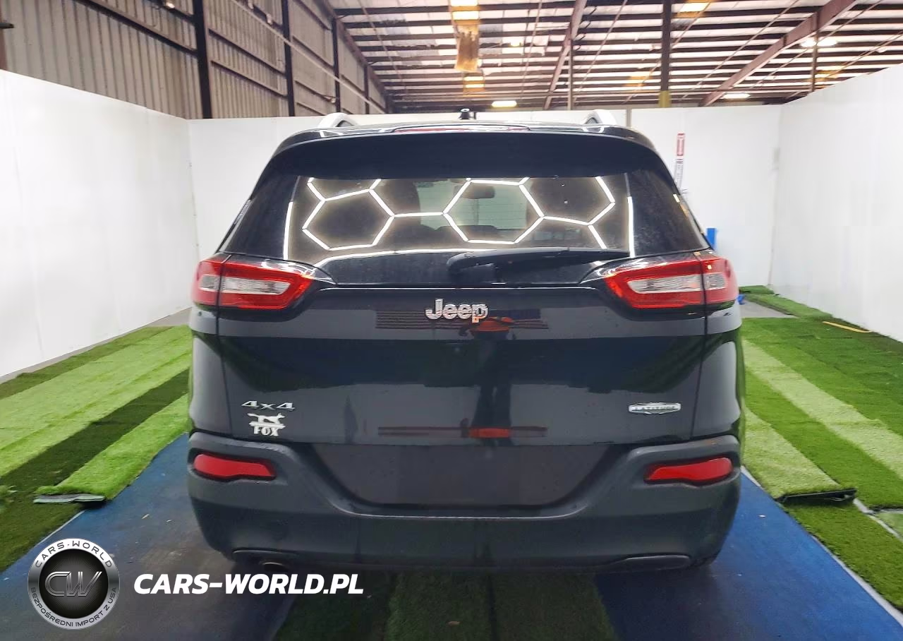 2016 Jeep Cherokee Latitude VIN:1C4PJMCB1GW287114 - 6