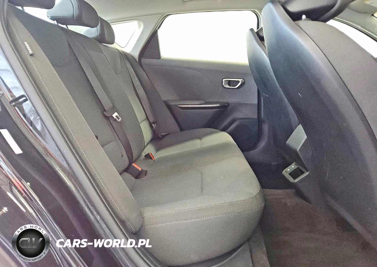 2025 Kia K4 Lxs VIN:3KPFT4DE3SE054417 - 10