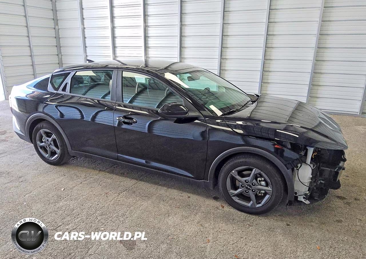 2025 Kia K4 Lxs VIN:3KPFT4DE3SE054417 - 4