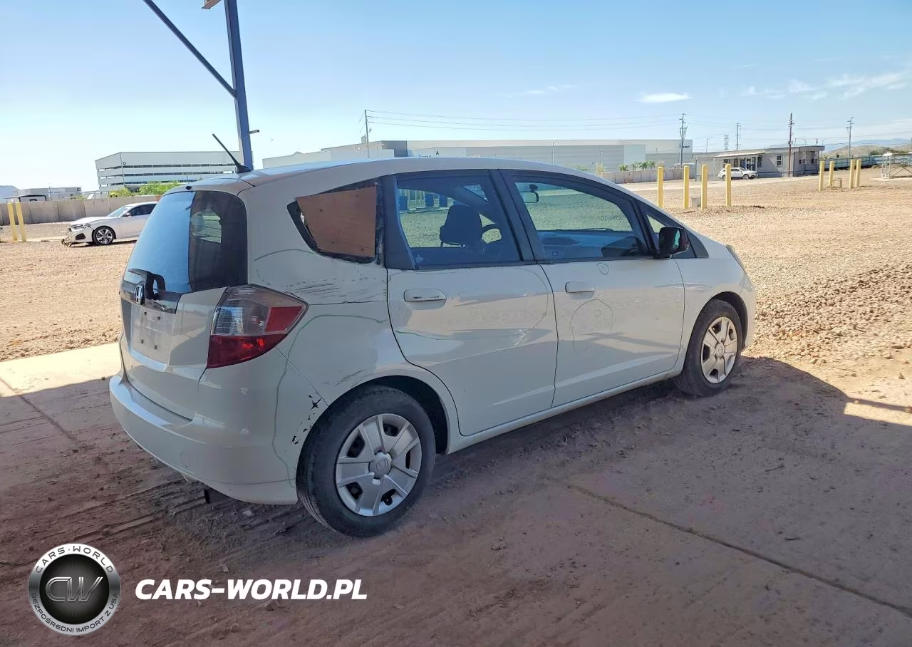 2012 Honda Fit VIN:JHMGE8G39CS002884 - 3