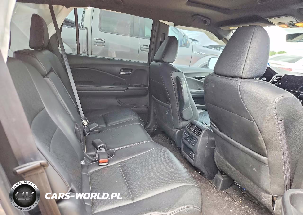 2019 Honda Passport Touring VIN:5FNYF7H98KB002273 - 11