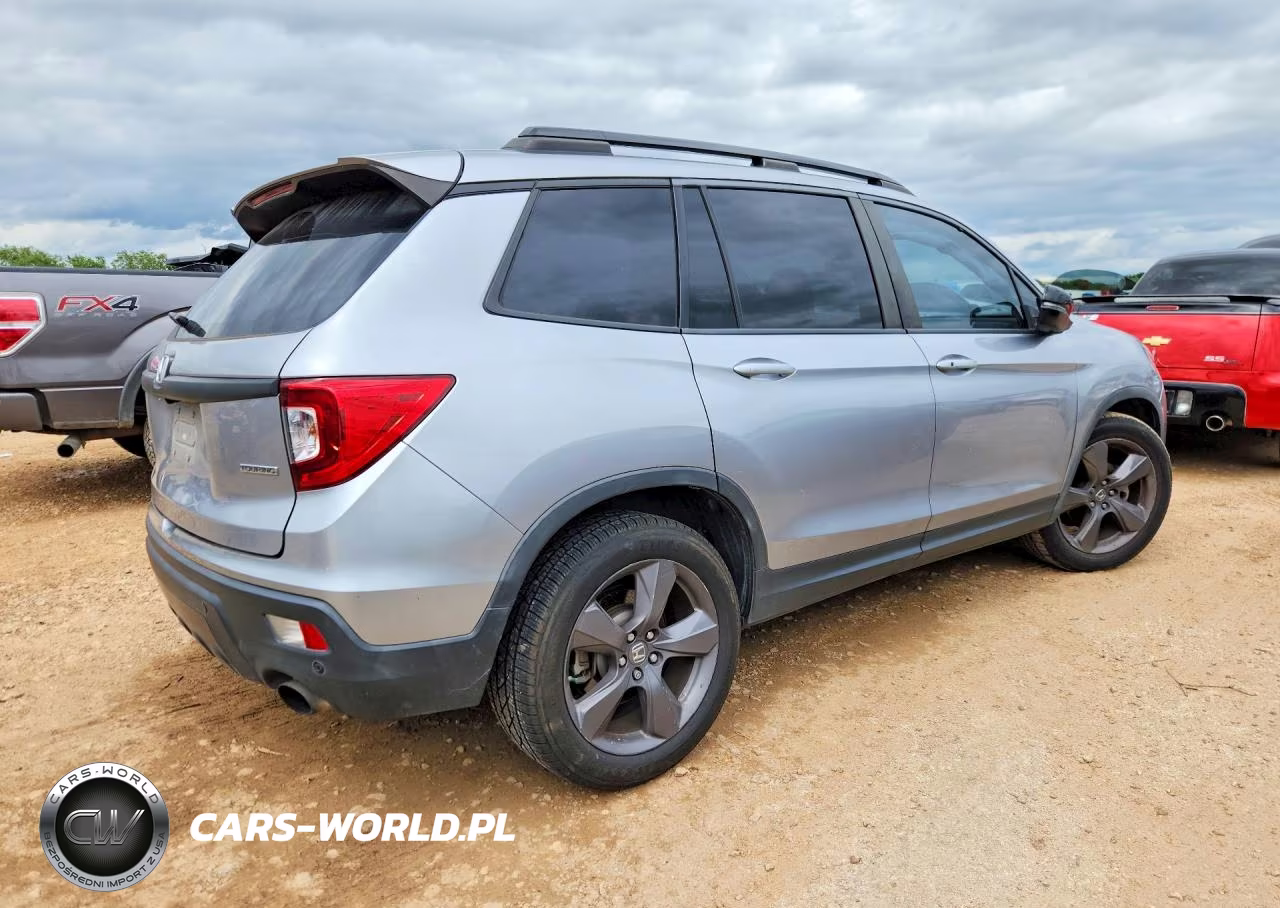 2019 Honda Passport Touring VIN:5FNYF7H98KB002273 - 3