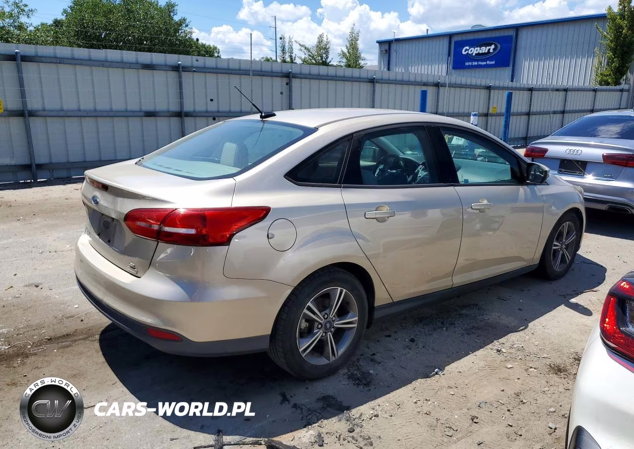 2017 Ford Focus Se VIN:1FADP3FE5HL241182 - 3