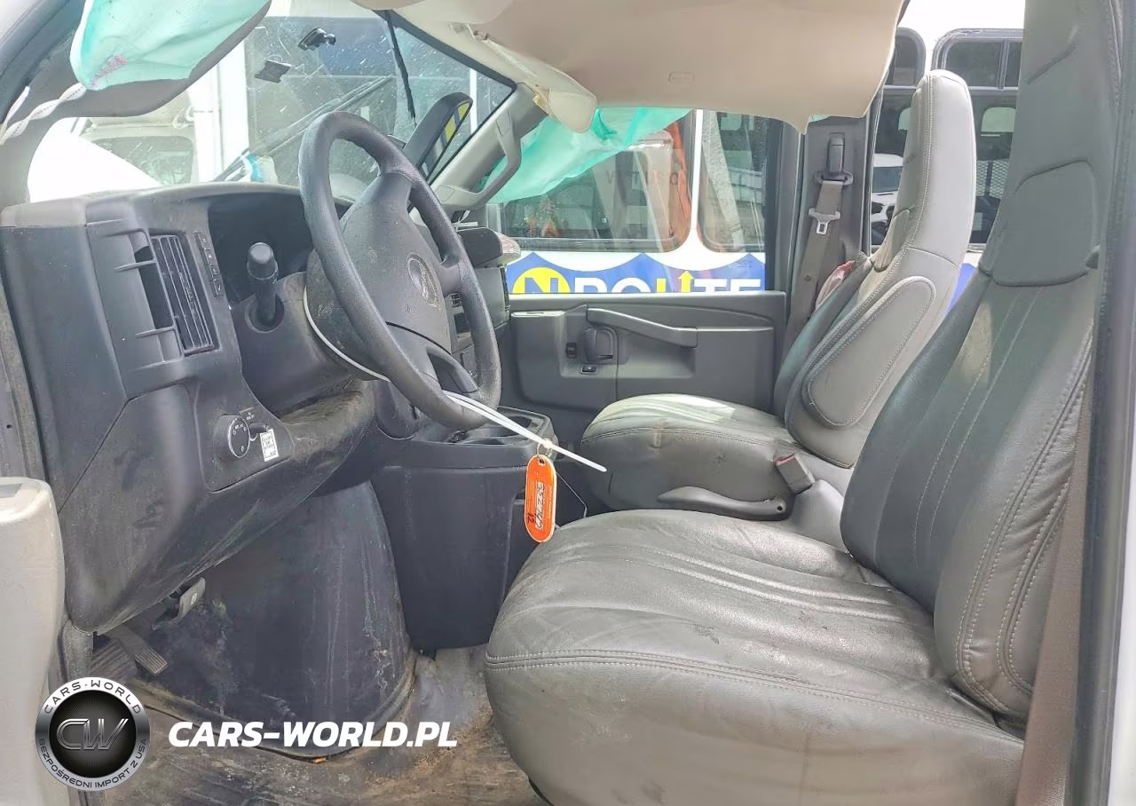 2023 GMC Savana Cutaway G3500 VIN:1GDY7RFP7P1220274 - 7