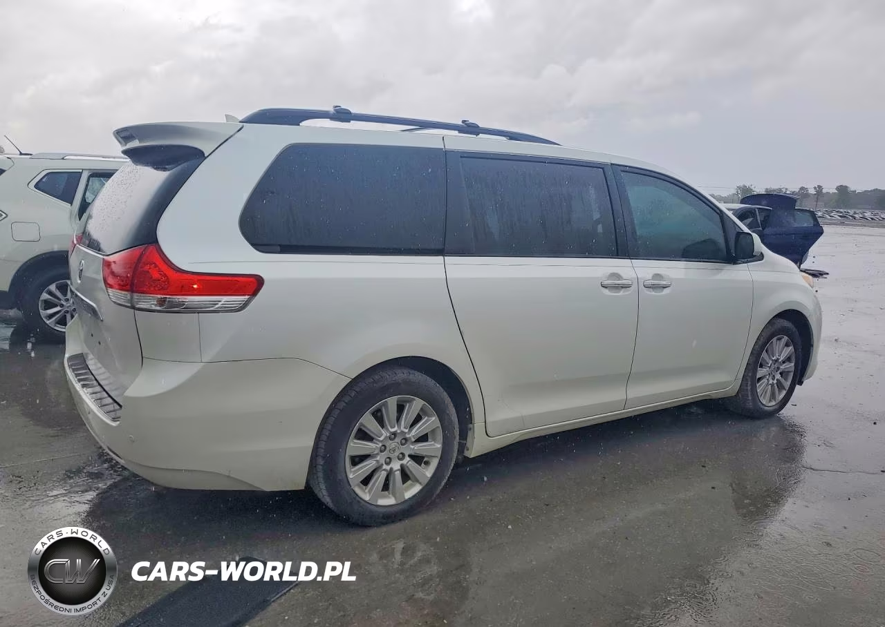 2012 Toyota Sienna Limited 7-Passenger VIN:5TDDK3DC5CS045454 - 3