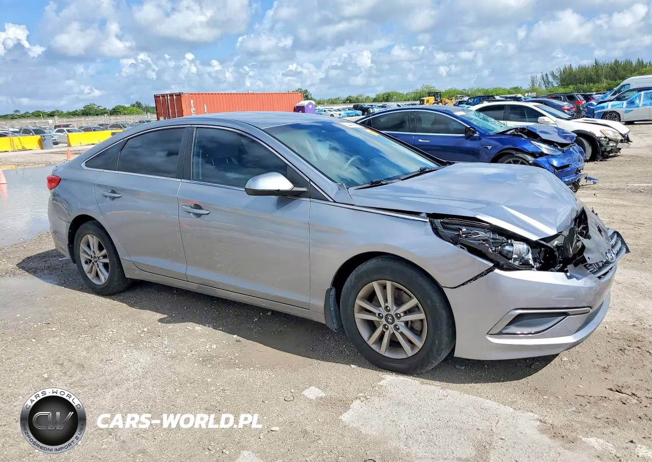 2016 Hyundai Sonata Se VIN:5NPE24AF1GH416971 - 4