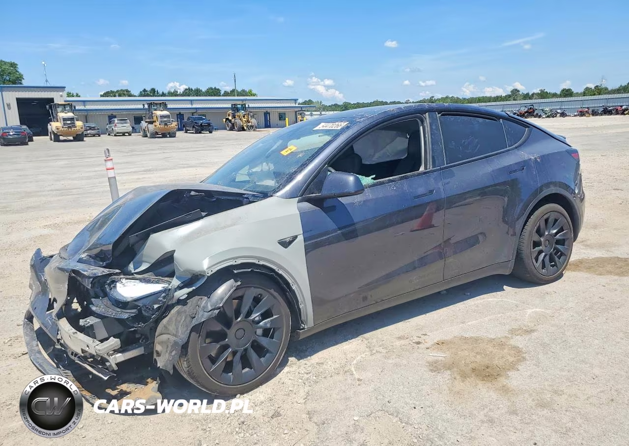 2025 Tesla Model Y – zdjęcie 1 z 13