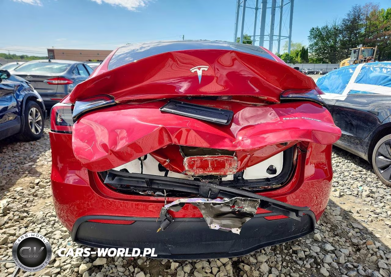 2023 Tesla Model Y VIN:7SAYGDEE2PA078883 - 6