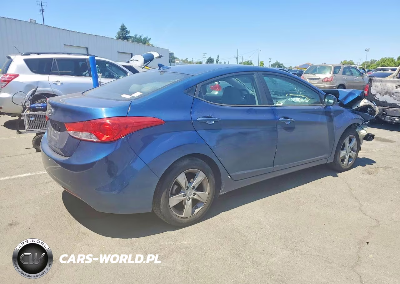 2013 Hyundai Elantra Gls VIN:KMHDH4AE1DU010882 - 3