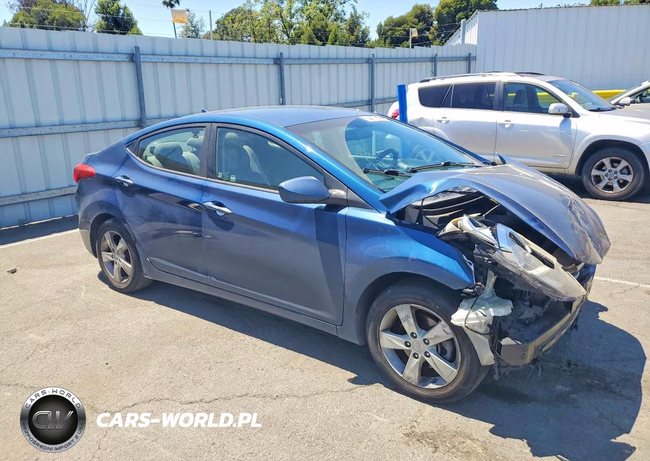 2013 Hyundai Elantra Gls VIN:KMHDH4AE1DU010882 - 4