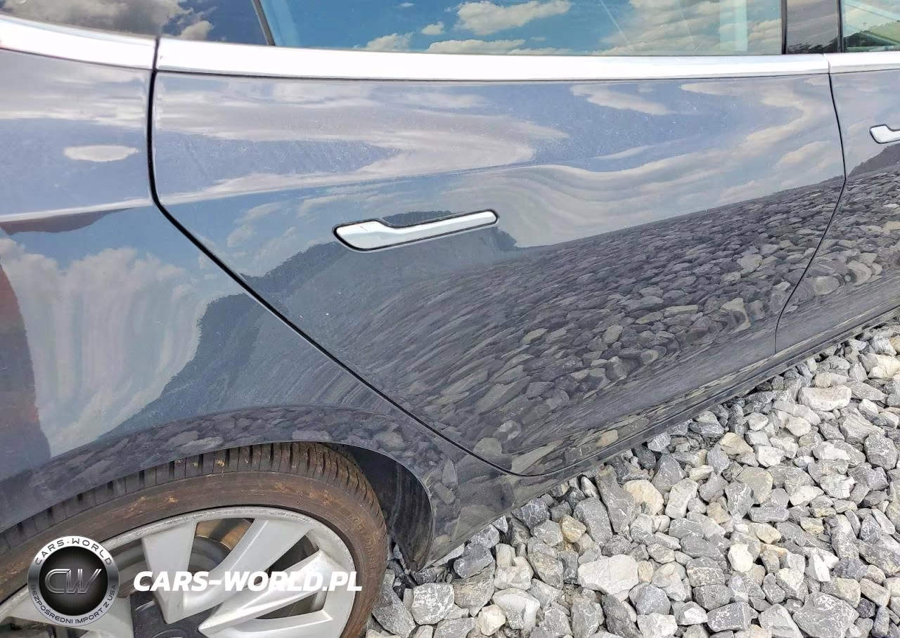 2018 Tesla Model 3 VIN:5YJ3E1EA4JF059108 - 10
